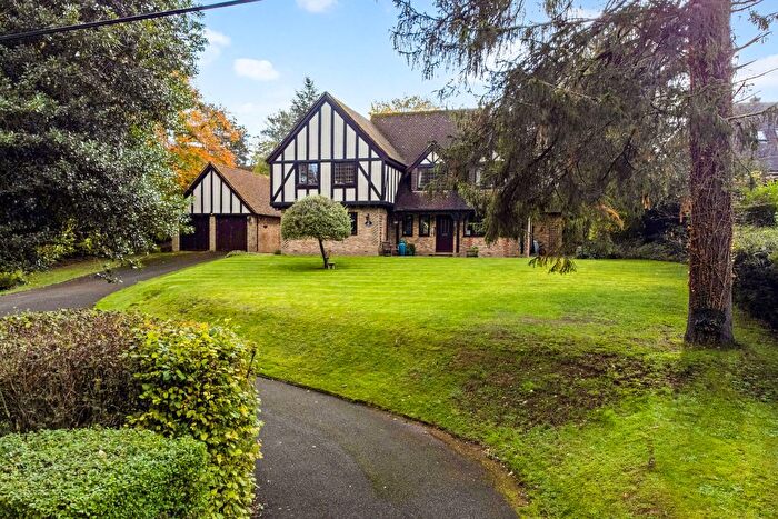 5 Bedroom Detached House For Sale In Wellhouse Road, Beech, GU34