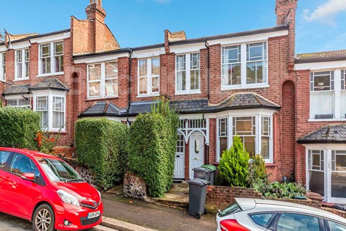 3 Bedroom Flat To Rent In Alexandra Gardens, Muswell Hill, N10