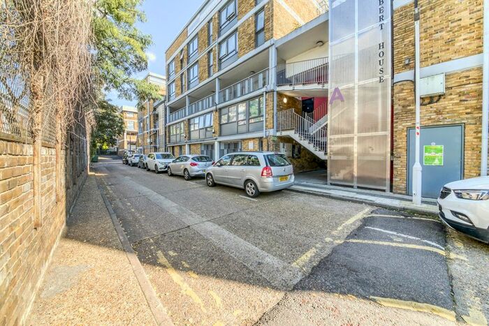 2 Bedroom Flat To Rent In Aytoun Road, London, SW9