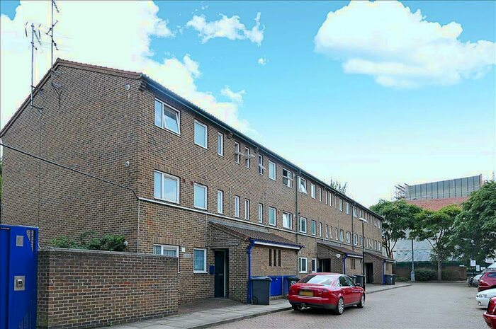 1 Bedroom Apartment To Rent In Ingram Close, Kennington, SE11