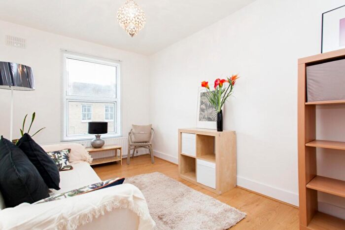 1 Bedroom Apartment To Rent In Victoria Park Road, South Hackney, London, E9