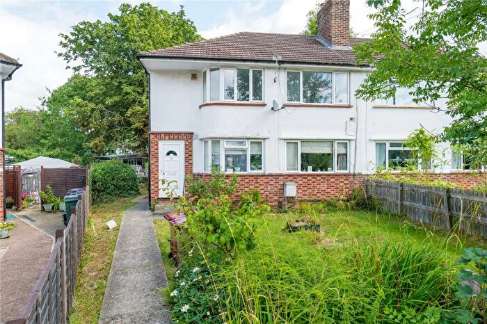 2 Bedroom Maisonette To Rent In Windermere Road, Reading, Berkshire, RG2