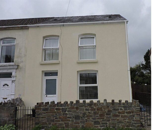 3 Bedroom Semi-Detached House For Sale In Heol Rhyd Ddu Fach, Cwmllynfell, Swansea, SA9