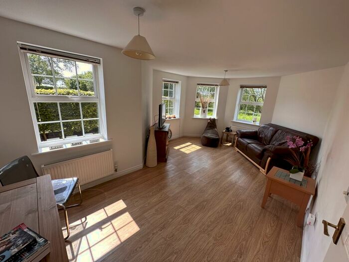 2 Bedroom Flat To Rent In Weir Close, Wigston, LE18
