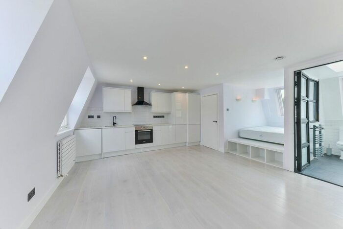 Studio To Rent In Chesterton Road, London, W10