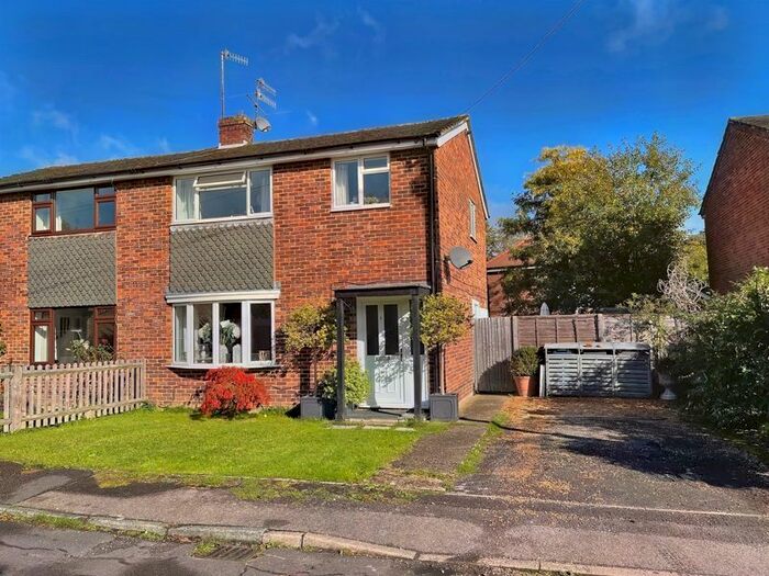 3 Bedroom Semi-Detached House To Rent In Pitfold Close, Haslemere, GU27