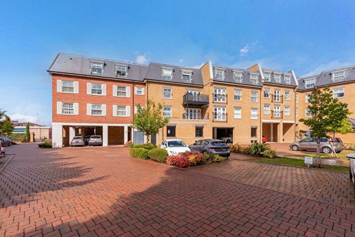 2 Bedroom Flat For Sale In Oldfield Road, Maidenhead, SL6