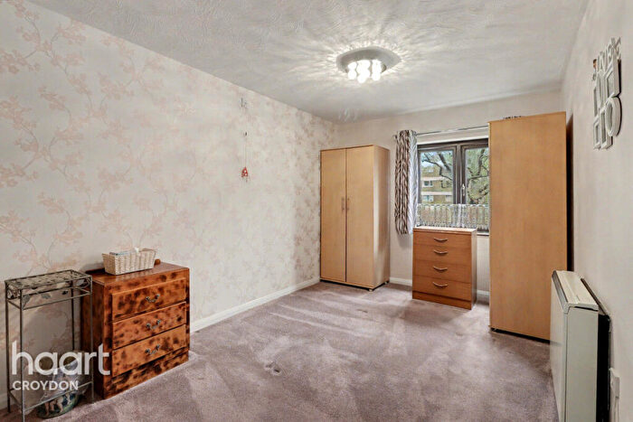 1 Bedroom Retirement Property For Sale In South Park Hill Road, South Croydon, CR2