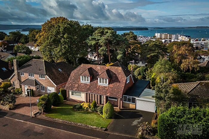 4 Bedroom Detached House For Sale In Hurst Hill, Lilliput, BH14