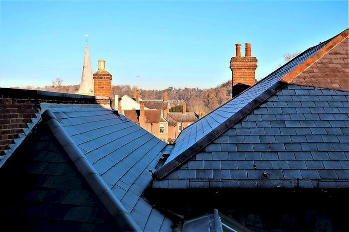 1 Bedroom Flat To Rent In High Street, Godalming, GU7