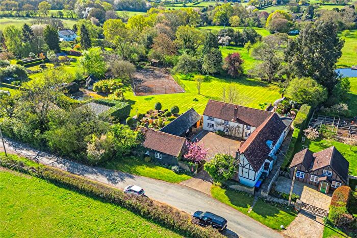 5 Bedroom Detached House For Sale In Venus Hill, Bovingdon, Hemel Hempstead, Hertfordshire, HP3