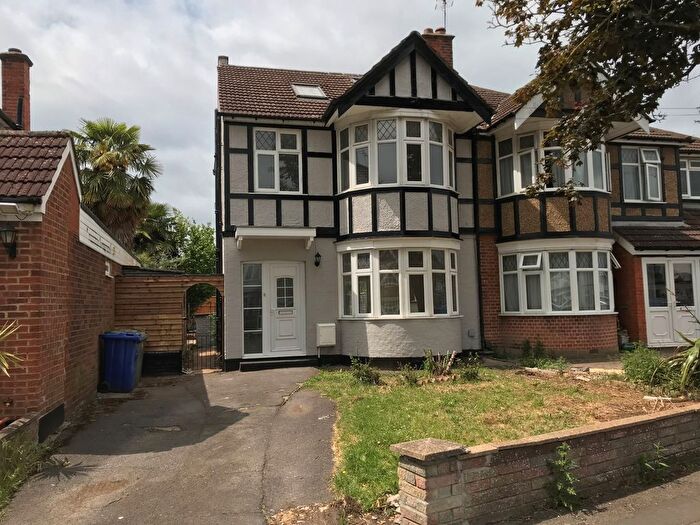 4 Bedroom Semi-Detached House To Rent In Kingshill Avenue, Kenton, HA3