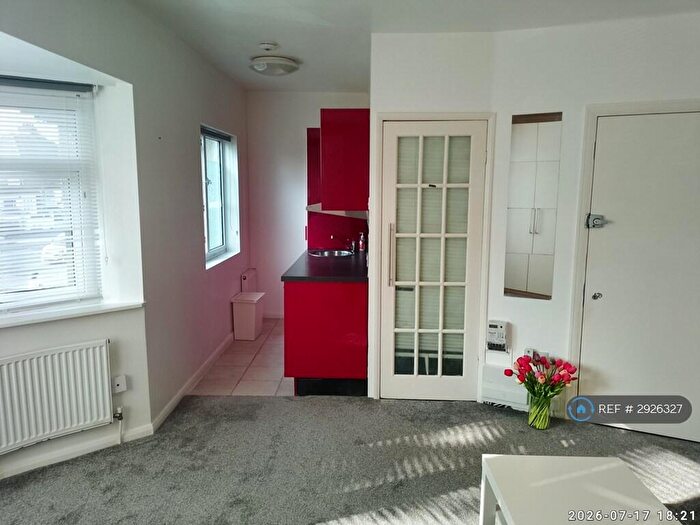 Studio To Rent In Headstone Lane, London, HA2