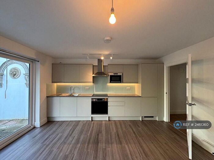 3 Bedroom Semi-Detached House To Rent In Neeld Crescent, London, NW4