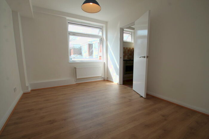 1 Bedroom Apartment To Rent In Minerva Lodge, Blackheath Park, SE3