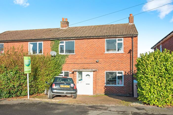 3 Bedroom Semi-Detached House For Sale In St. Nicholas Estate, Baddesley Ensor, Atherstone, CV9