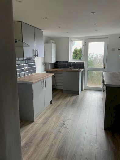 3 Bedroom Terraced House To Rent In Penn Street, Treharris, CF46