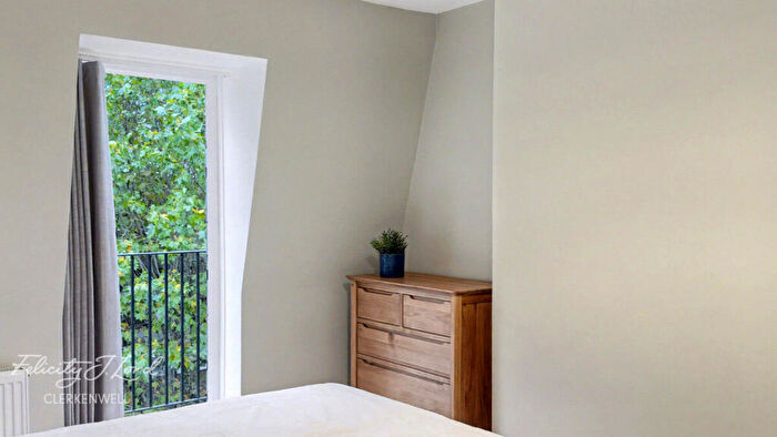 2 Bedroom Flat To Rent In St Annes Flats Doric Way, London, NW1