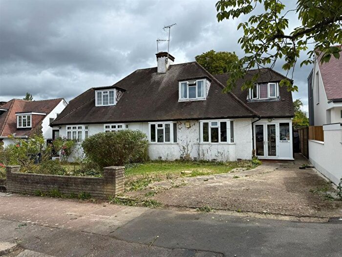 4 Bedroom Semi Detached Bungalow For Sale In Sanderstead Avenue, London, NW2