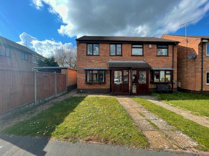 3 Bedroom Semi-Detached House To Rent In Kelstern Close, Lincoln, LN6