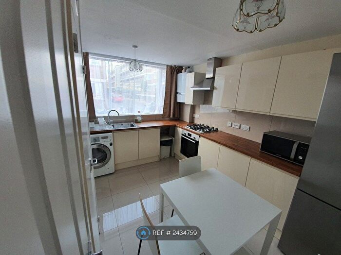 4 Bedroom Semi-Detached House To Rent In Cottingham Road, London, SW8