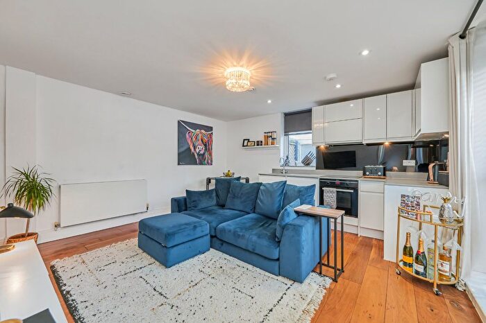 1 Bedroom Flat For Sale In New Park Road, Brixton, London, SW2