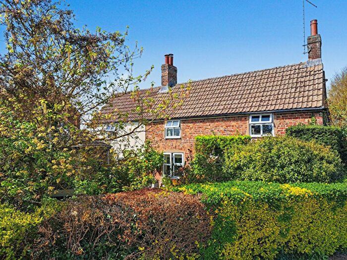 3 Bedroom Cottage For Sale In Lutton, Spalding, Lincolnshire, PE12