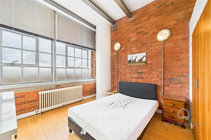 2 Bedroom Flat For Sale In Grove Road, Northampton, NN1