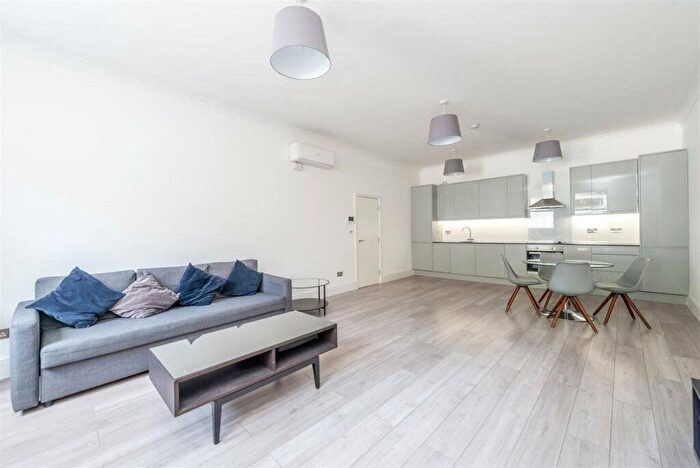 2 Bedroom Flat To Rent In Kensington High Street, Kensington, London, W8