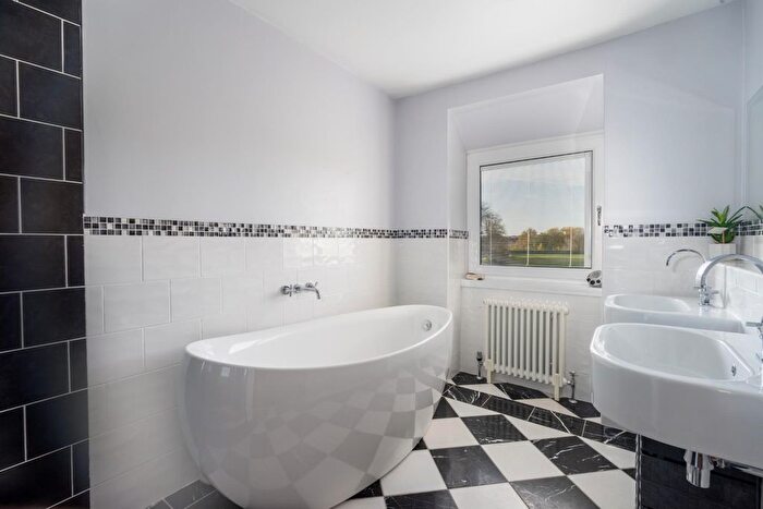 3 Bedroom Terraced House For Sale In Westminster Road, York, YO30
