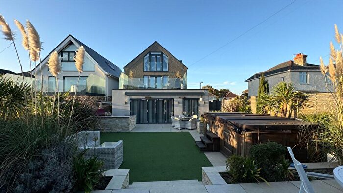 4 Bedroom Detached House To Rent In Sherwood Avenue, Whitecliff, BH14