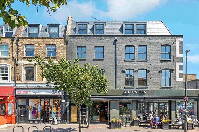 2 Bedroom Apartment For Sale In Northcote Road, SW11