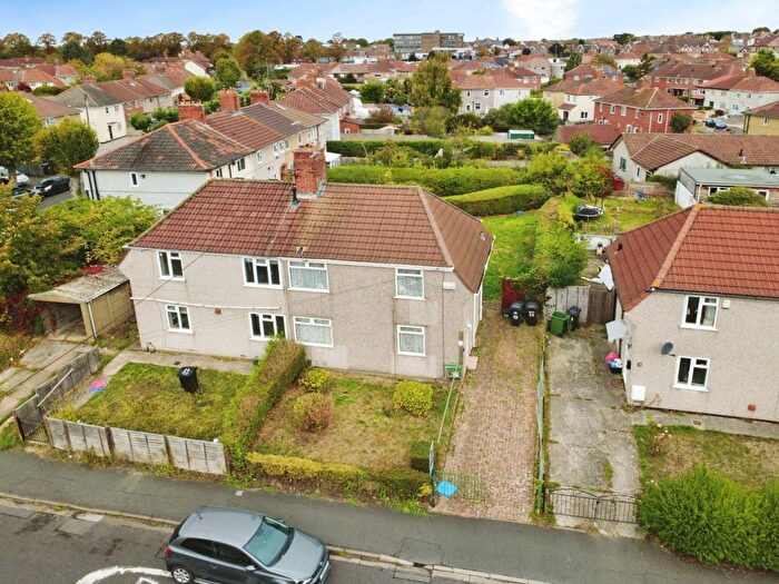 3 Bedroom Semi-Detached House For Sale In Greenleaze, Bristol, BS4