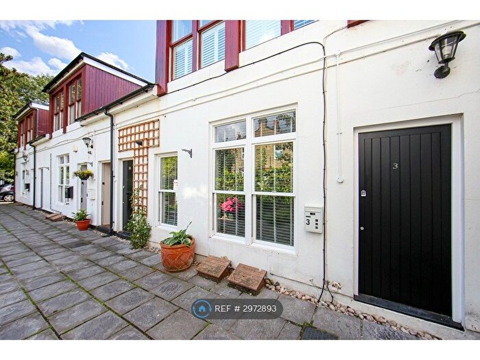 2 Bedroom Maisonette To Rent In Hayloft, Tooting, SW17