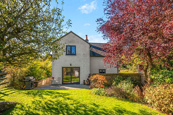 3 Bedroom Detached House For Sale In The Olde Forge, Redhill, SG9