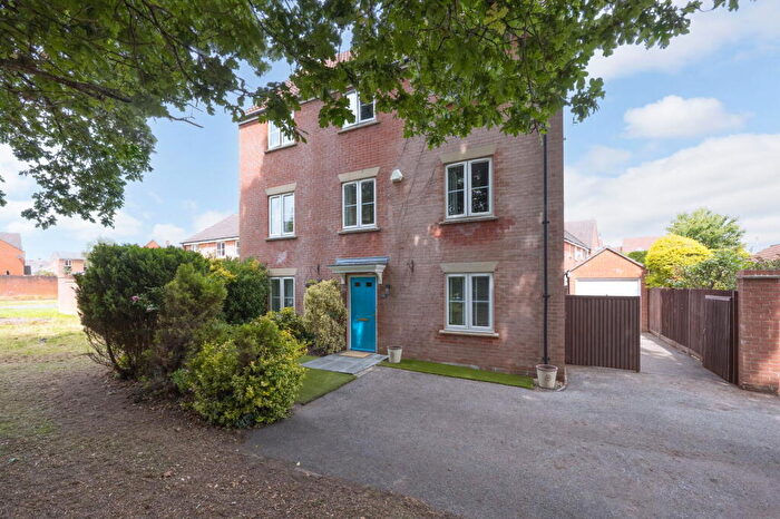 5 Bedroom Detached House For Sale In Osmund Road, Devizes, SN10