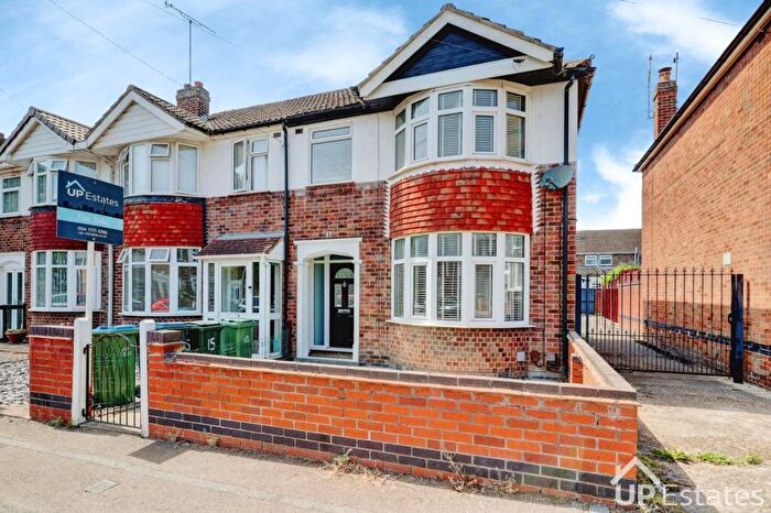 3 Bedroom End Of Terrace House For Sale In Silverdale Close, Aldermans Green, Coventry, CV2