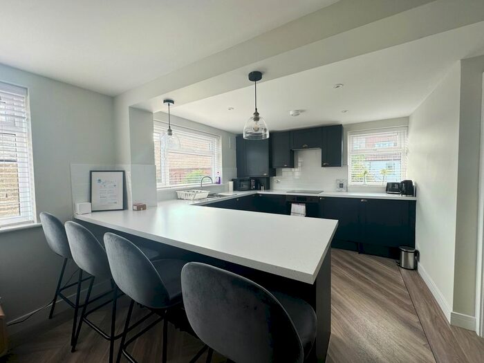 2 Bedroom Flat To Rent In St. Peters Street, Whitstable, CT5