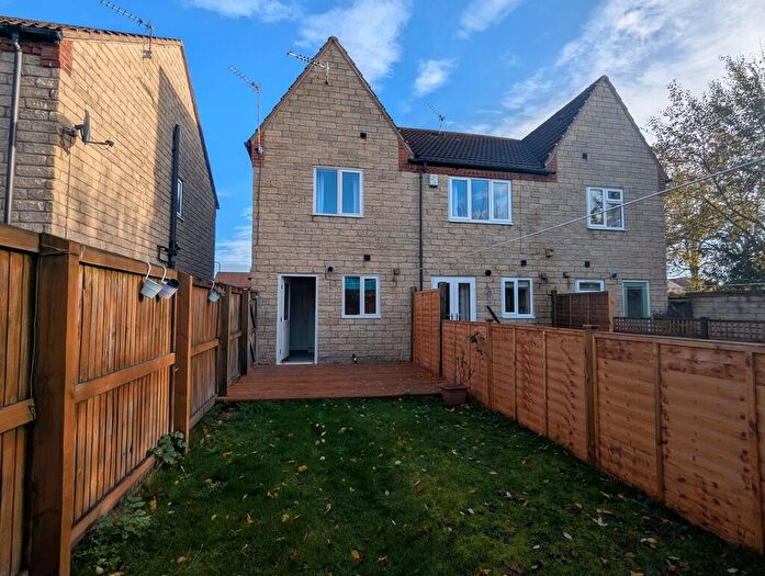2 Bedroom End Of Terrace House For Sale In Oak Tree Close, Wickersley, S66