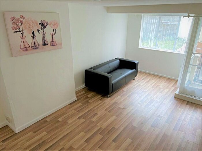 2 Bedroom Flat To Rent In Barking Road, London, E13