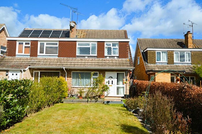 3 Bedroom Semi Detached House For Sale In Hewlett Place, Bagshot, GU19