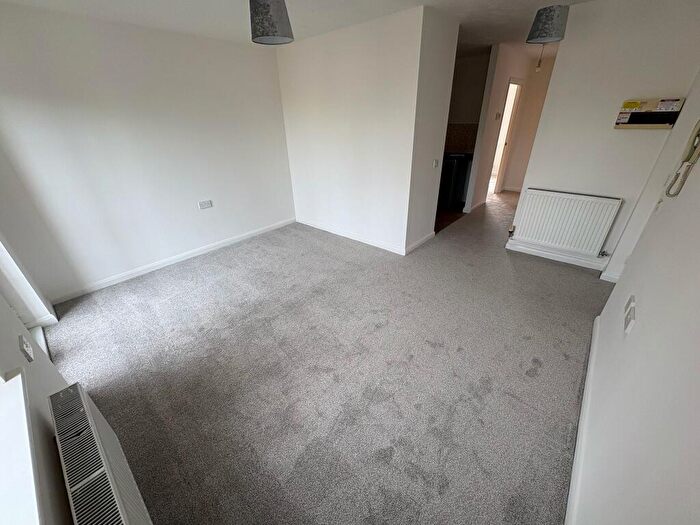 2 Bedroom Flat To Rent In Lion Court, Northampton, NN4
