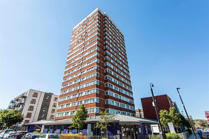 1 Bedroom Flat To Rent In Ennerdale House, Mile End, E3