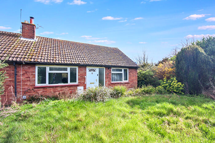 2 Bedroom Bungalow For Sale In Royston Avenue, Spaldwick, Huntingdon, Cambridgeshire, PE28