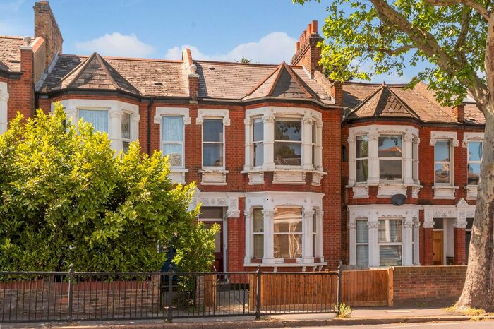 3 Bedroom Flat To Rent In Lordship Lane, London, SE22