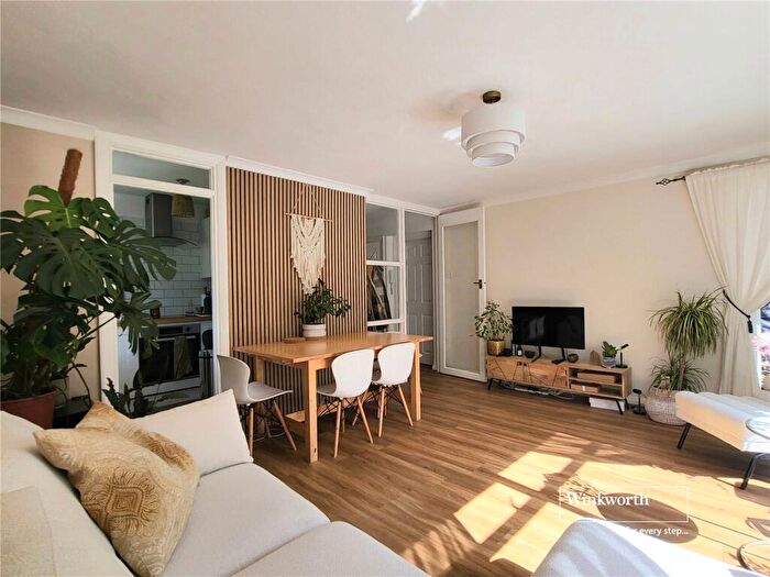 2 Bedroom Apartment To Rent In Montagu Road, Highcliffe, Christchurch, BH23