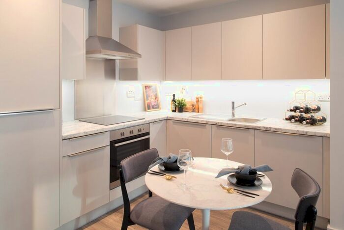 1 Bedroom Flat To Rent In The Quays, Salford, M50