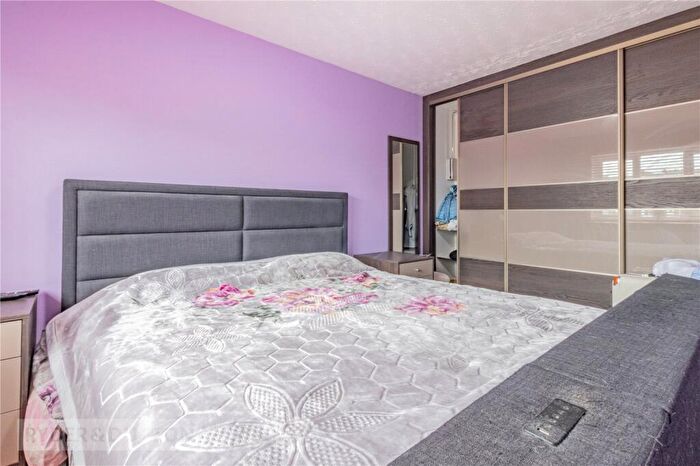 3 Bedroom Semi-Detached House For Sale In Quantock Drive, Oldham, Greater Manchester, OL8