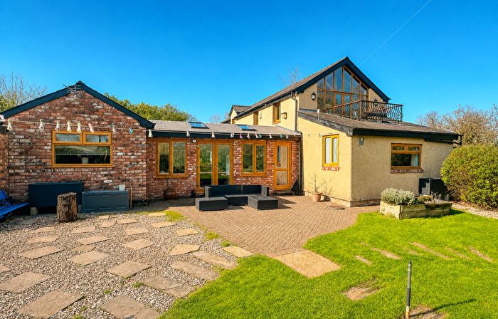 4 Bedroom Barn Conversion For Sale In Liverpool Road, Neston, CH64