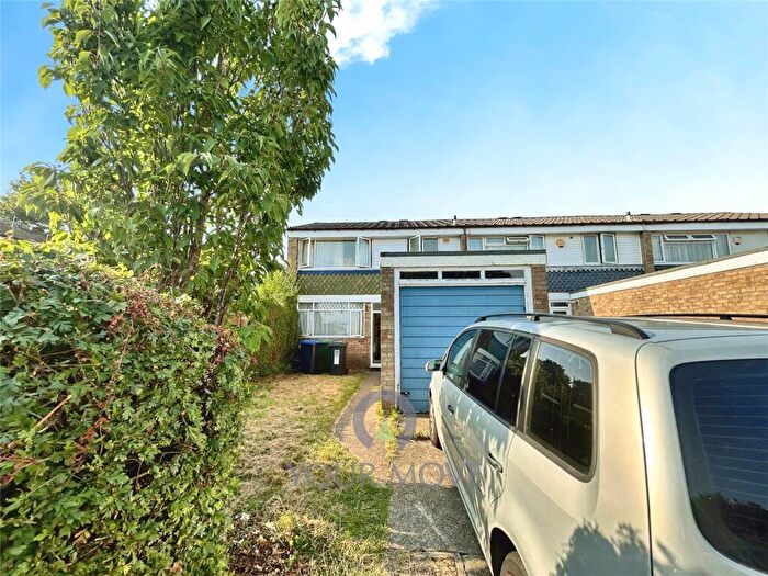 3 Bedroom End Of Terrace House To Rent In Hatfield Crescent, Hemel Hempstead, Hertfordshire, HP2